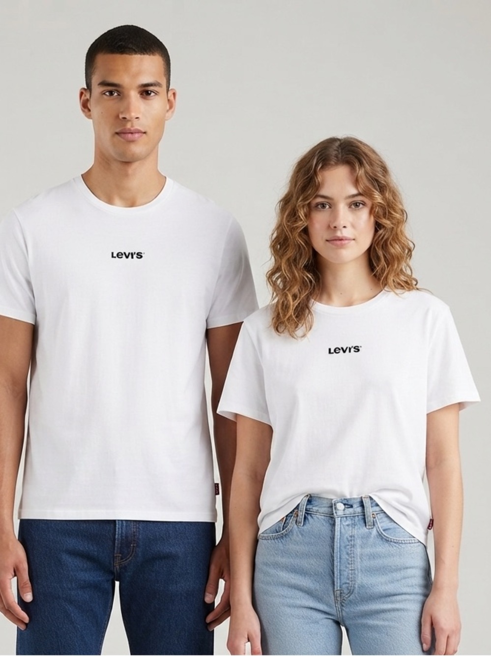 LEVI’S The Perfect Graphic Tee S 18” p2p White EUC